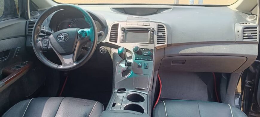 Nigerian used like tokunbo Toyota venza 2014